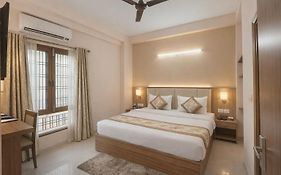 Ginger Palace Hotel By Aura Near Fortis Hospital Sector 62